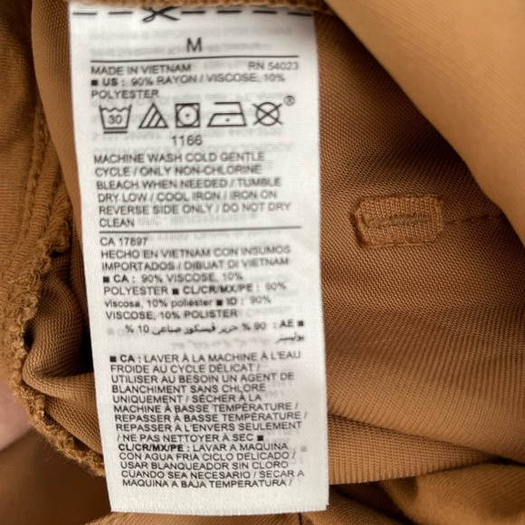 Old Navy Maternity Rollover Waist Soft Twill Utility Shorts in Coin Toss Size M - Picture 6 of 8